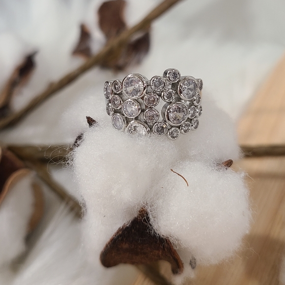 🫧 🫧NEW🫧🫧 BEAUTIFUL!! Bubble CZ Ring in SILVER Plating - Picture 13 of 15